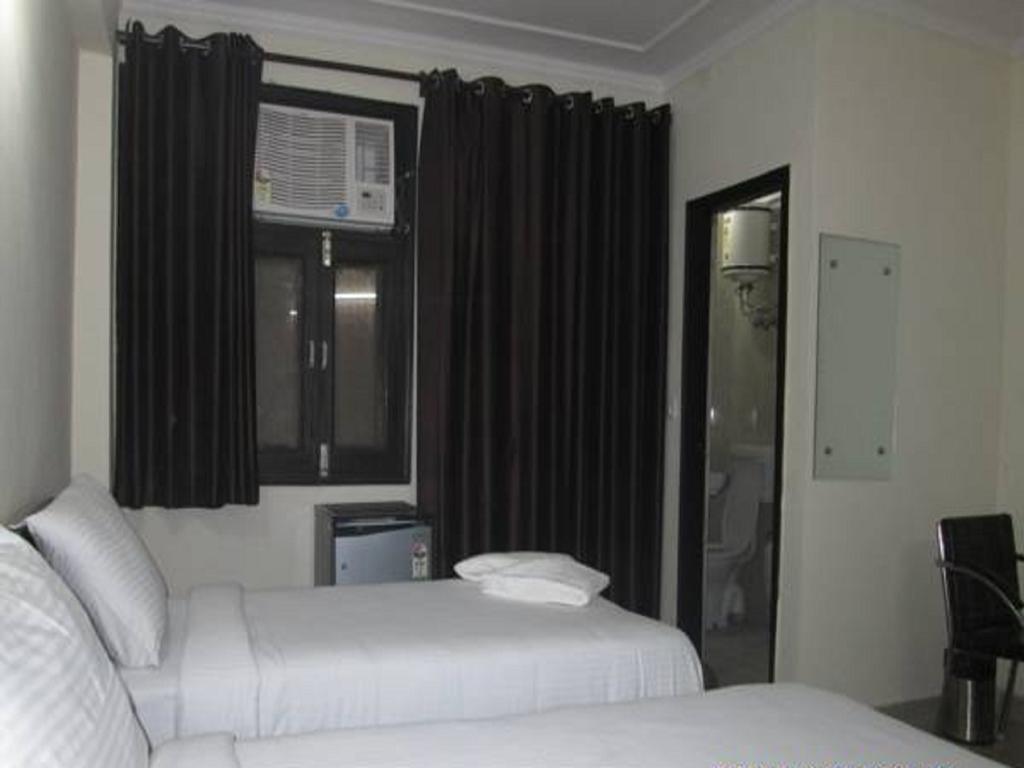 Charanpahari Hotel Νέο Δελχί Εξωτερικό φωτογραφία