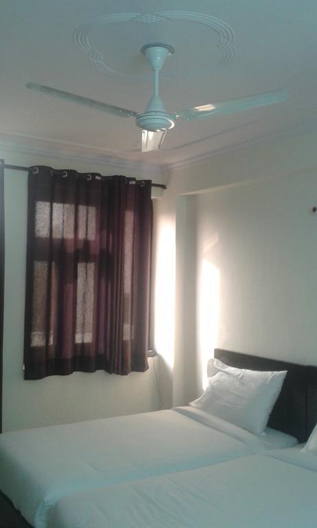 Charanpahari Hotel Νέο Δελχί Εξωτερικό φωτογραφία