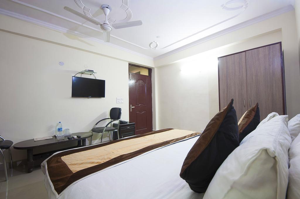 Charanpahari Hotel Νέο Δελχί Εξωτερικό φωτογραφία