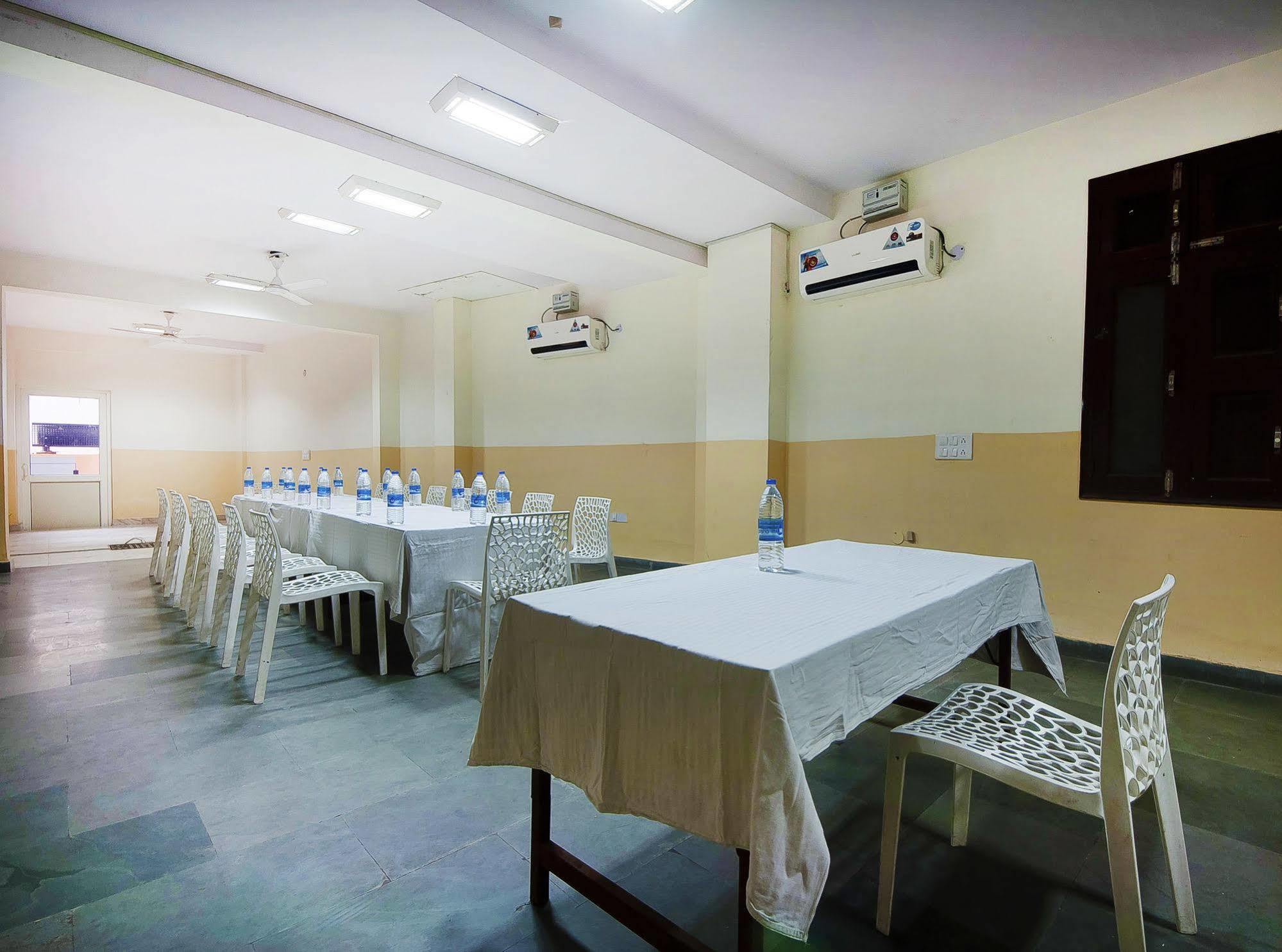 Charanpahari Hotel Νέο Δελχί Εξωτερικό φωτογραφία