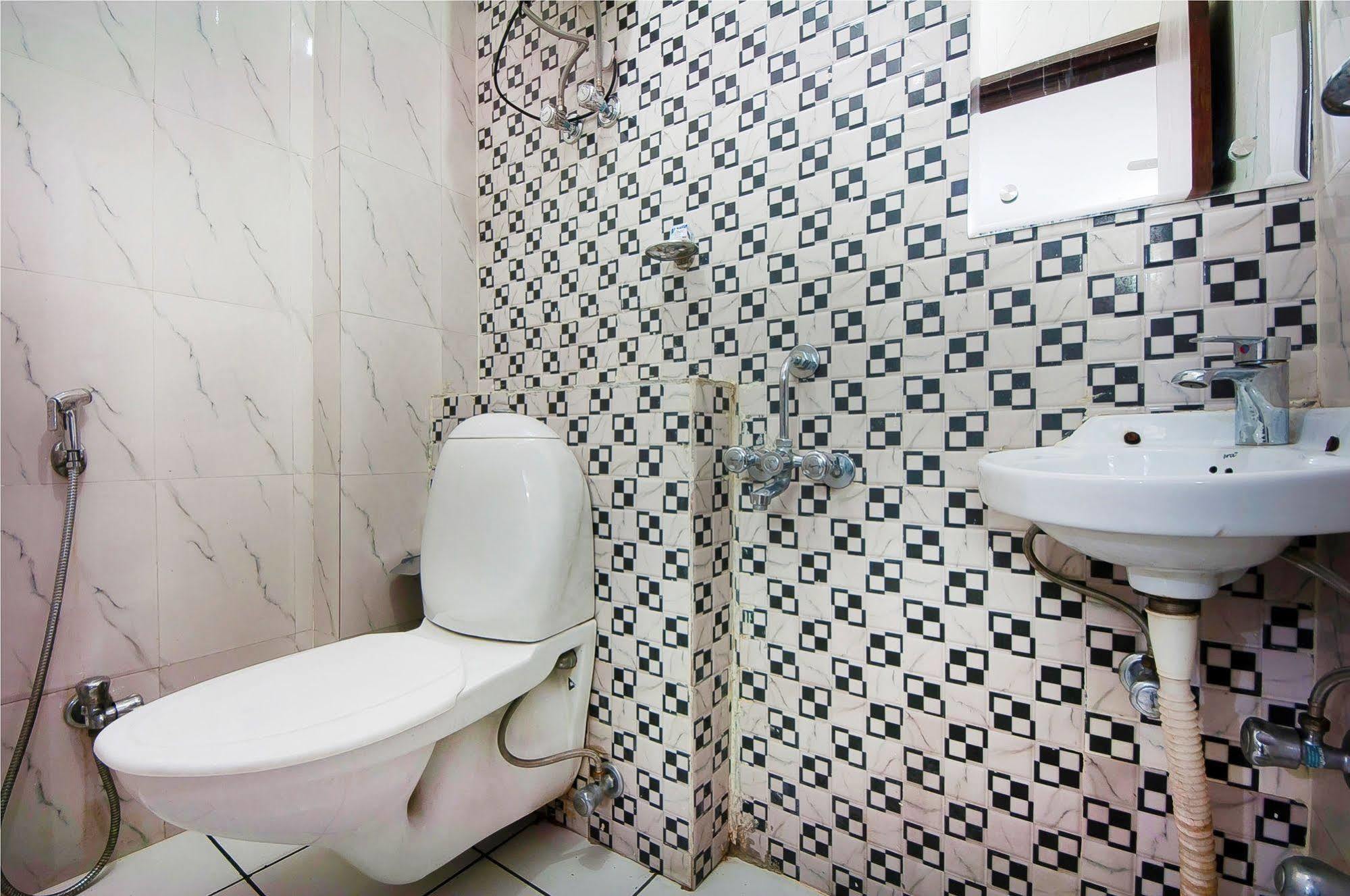 Charanpahari Hotel Νέο Δελχί Εξωτερικό φωτογραφία