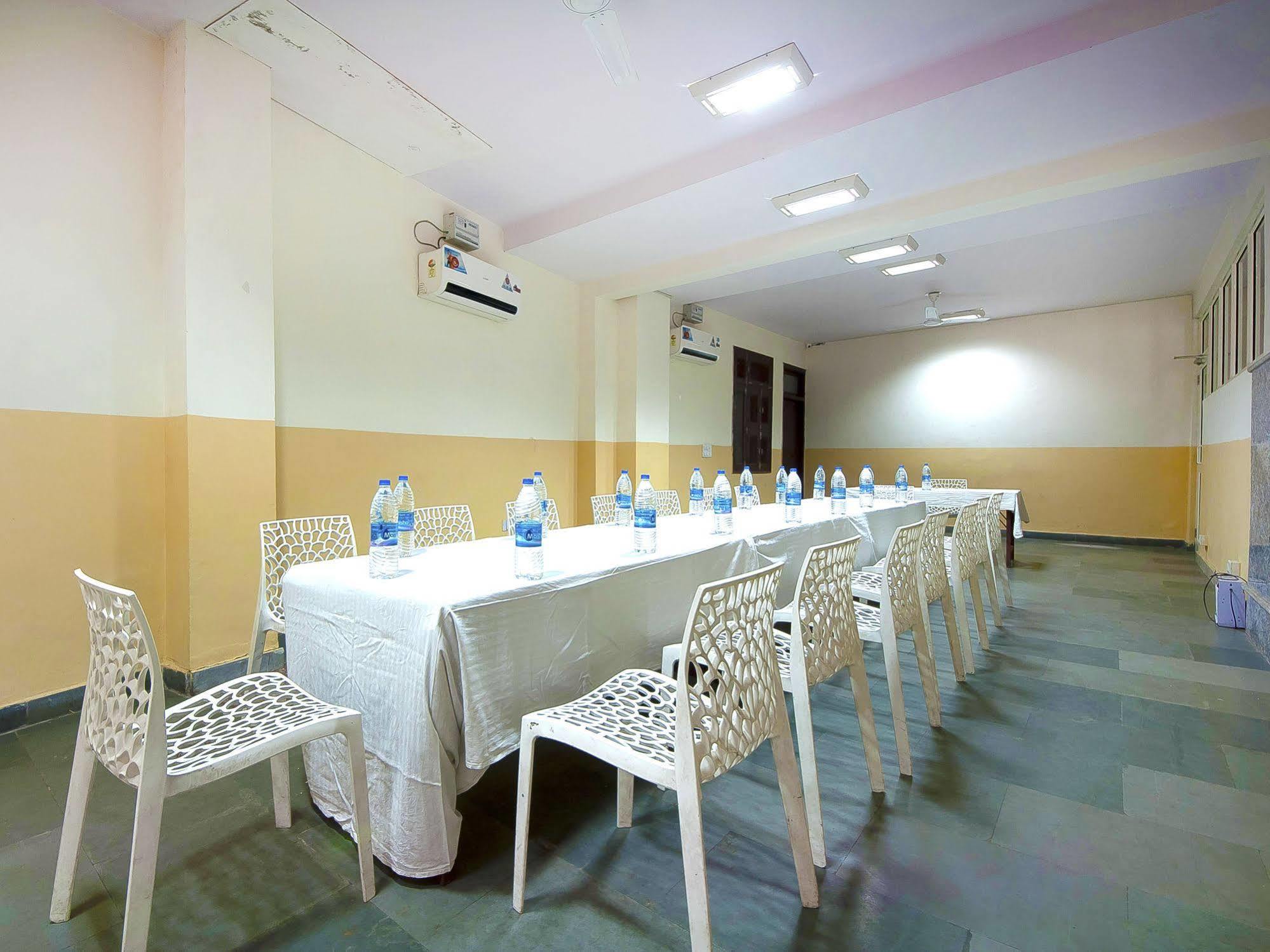 Charanpahari Hotel Νέο Δελχί Εξωτερικό φωτογραφία
