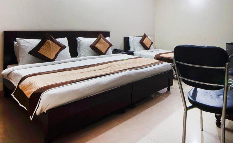 Charanpahari Hotel Νέο Δελχί Εξωτερικό φωτογραφία