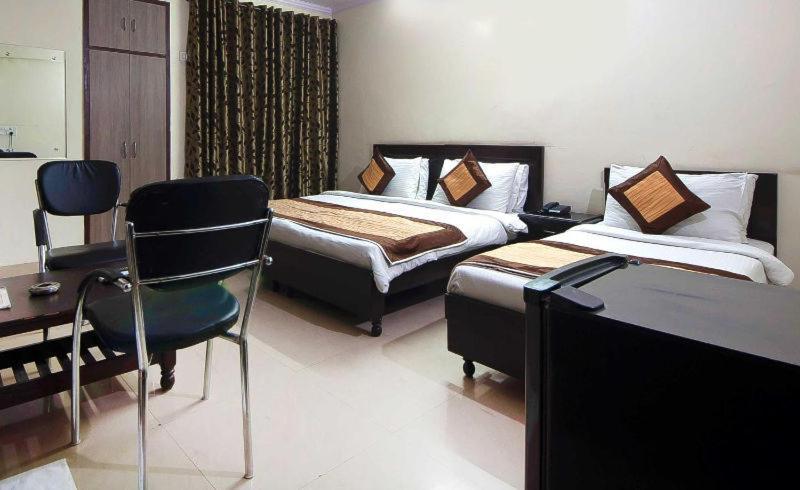 Charanpahari Hotel Νέο Δελχί Εξωτερικό φωτογραφία
