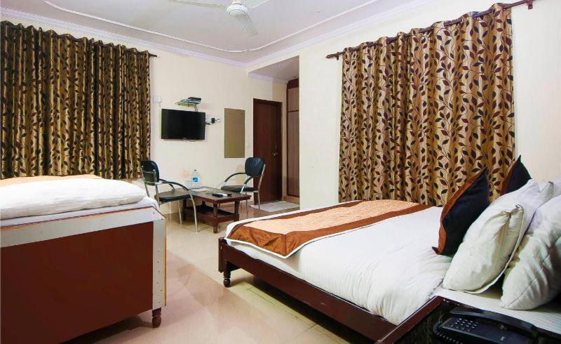 Charanpahari Hotel Νέο Δελχί Εξωτερικό φωτογραφία